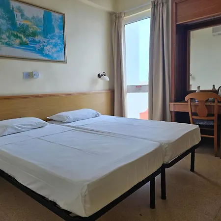 Ambassador Hotel 3*