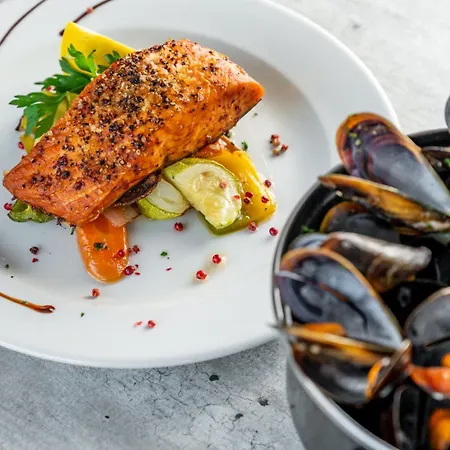 Ambassador Otel Xemxija Bay