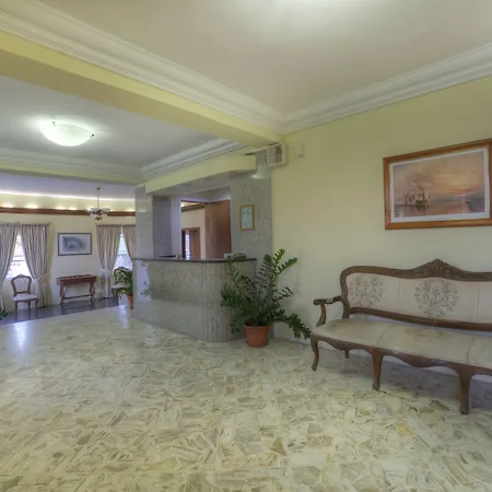 Ambassador Hotel 3*