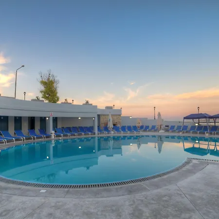 Ambassador Hotel 3*