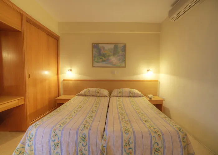 大使酒店 3* Xemxija Bay