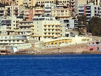 Ambassador מלון