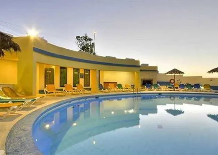 앰버서더 호텔 Xemxija Bay